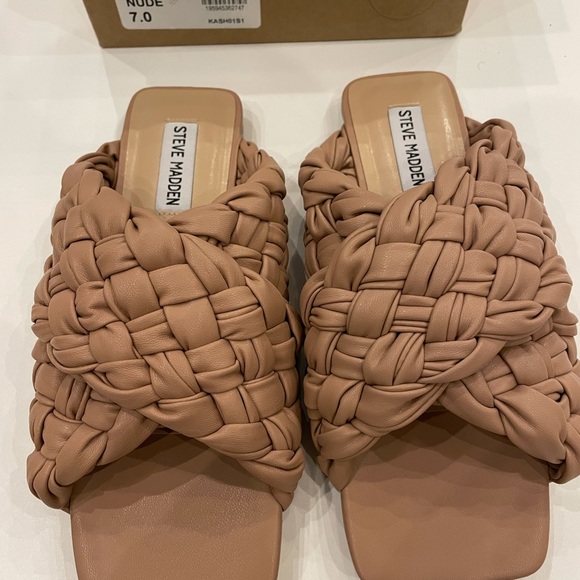 Steve Madden: MARINA TAN - Picture 3 of 6